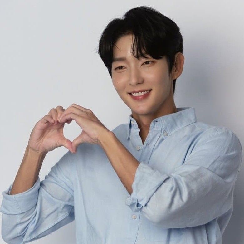 Behind-the-scenes cut of Lee Joongi