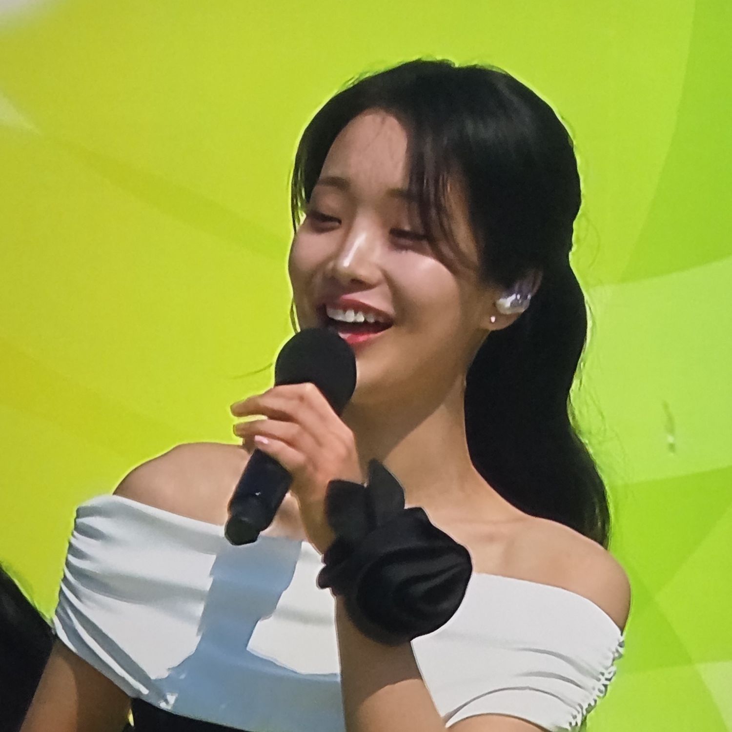 Behind-the-scenes cut of Kim Soyeon (2004)