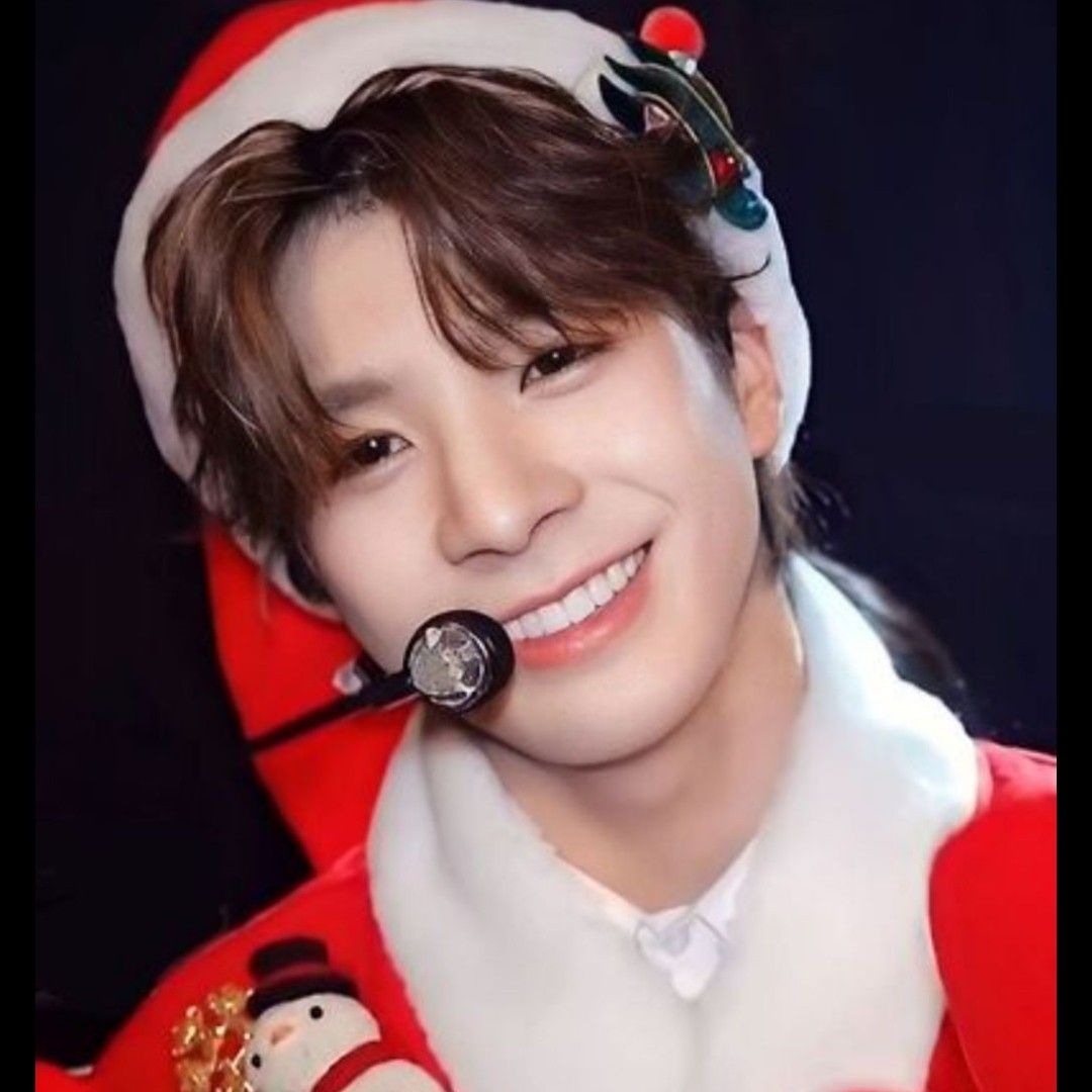 Behind-the-scenes cut of Jeong Dongwon