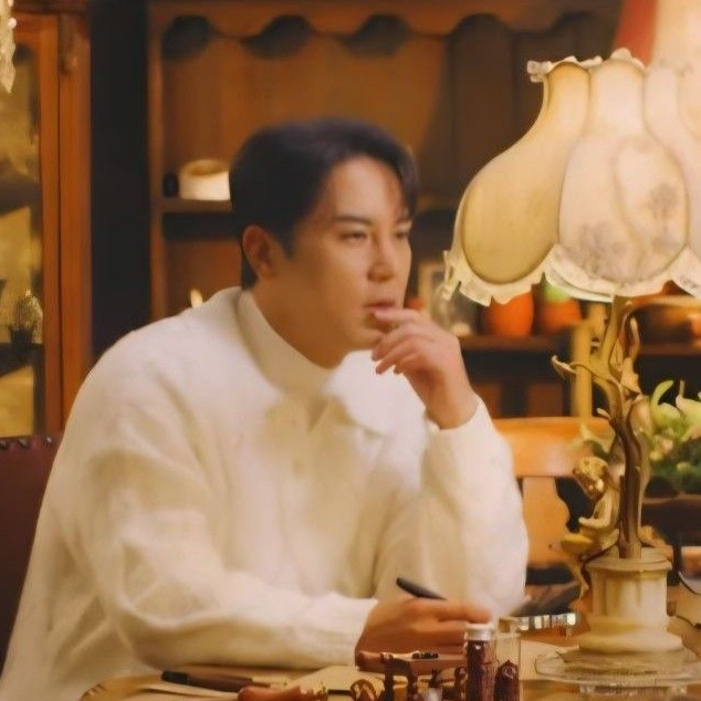 チャン・ミンホの最近の活動ショット