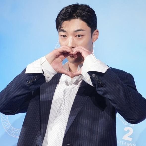 A moment captured by a fan of Woo Dohwan