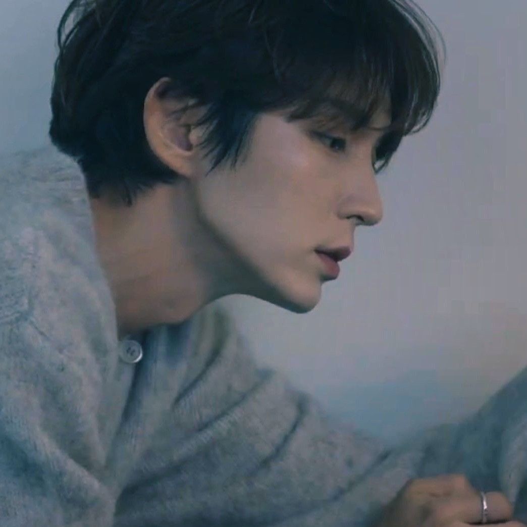 Behind-the-scenes cut of Lee Joongi