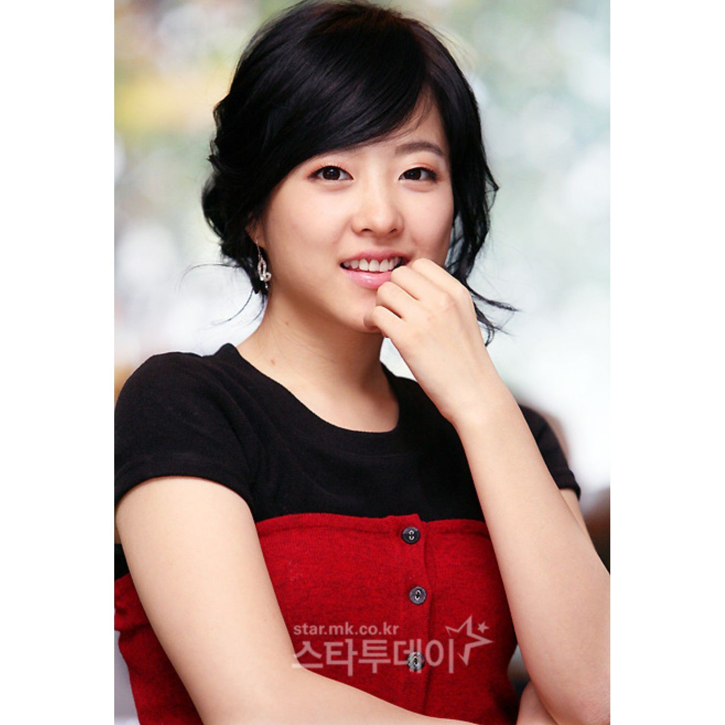 Behind-the-scenes cut of Park Boyoung