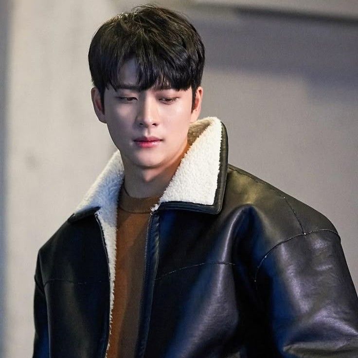 Behind-the-scenes cut of Kang Taeoh