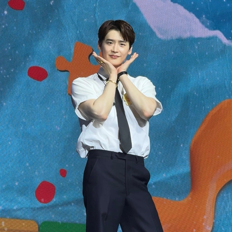 Latest photo of Lee Jongsuk