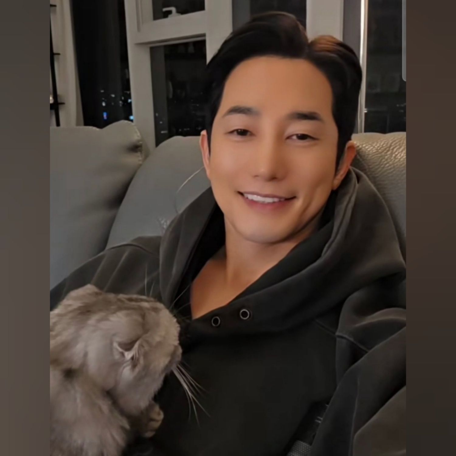 Behind-the-scenes cut of Park Sihoo