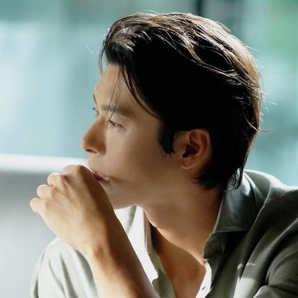 A moment captured by a fan of Hyun Bin