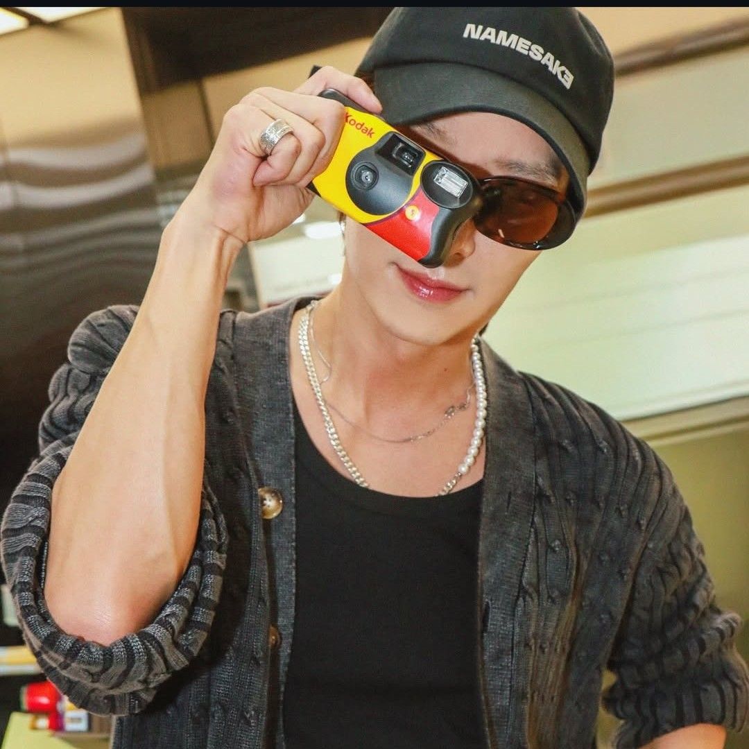 Behind-the-scenes cut of Lee Joongi