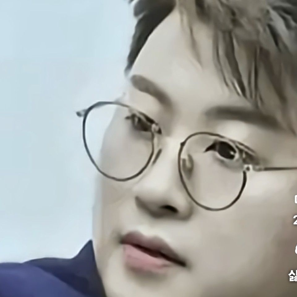 Momen yang diabadikan oleh penggemar Kim Hojoong