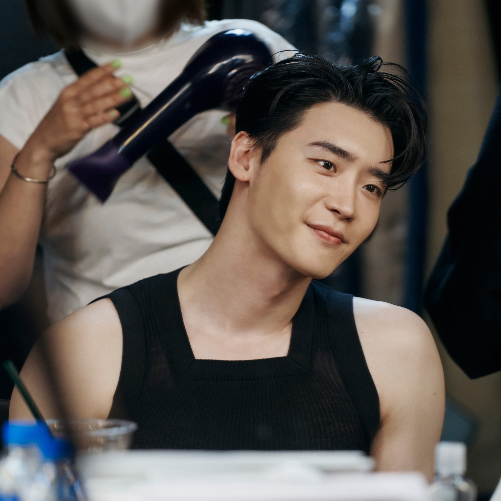 Behind-the-scenes cut of Lee Jongsuk