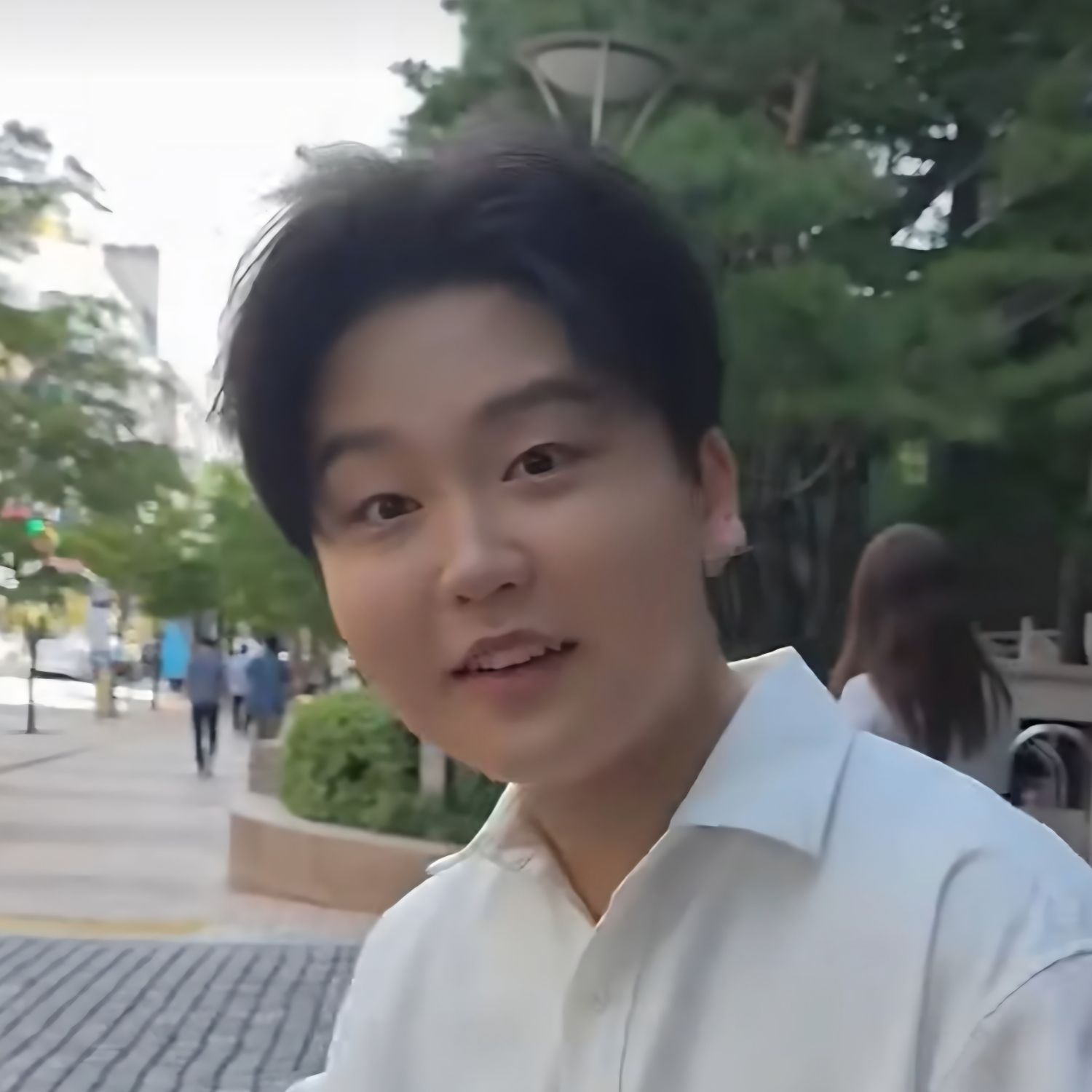Behind-the-scenes cut of Park Sungon