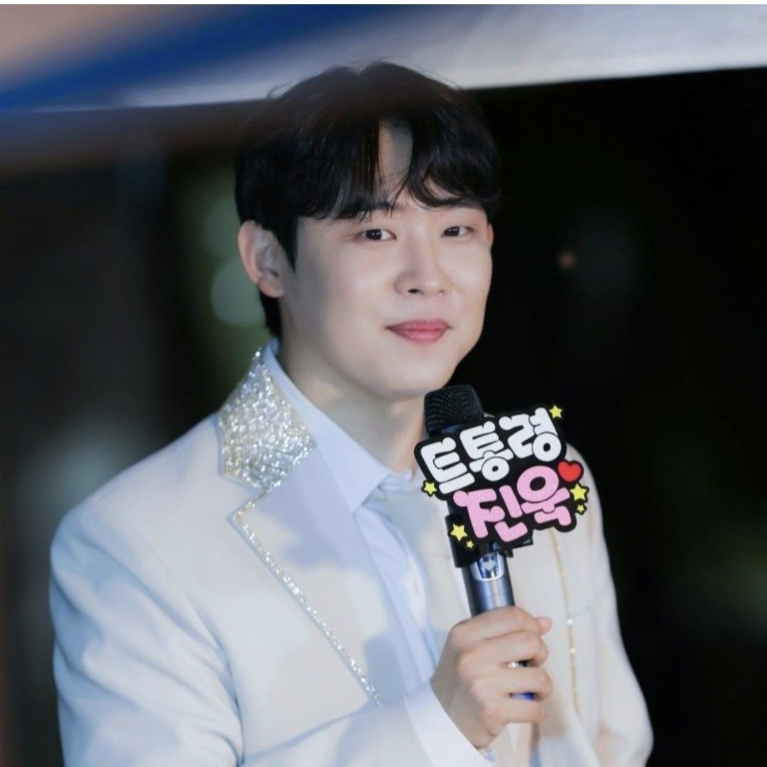 Behind-the-scenes cut of Jinuk