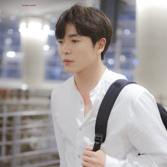 Behind-the-scenes cut of Kim Jaewook