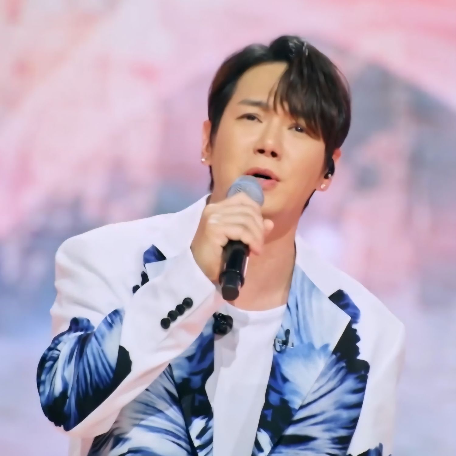Latest photo of Hwanhee