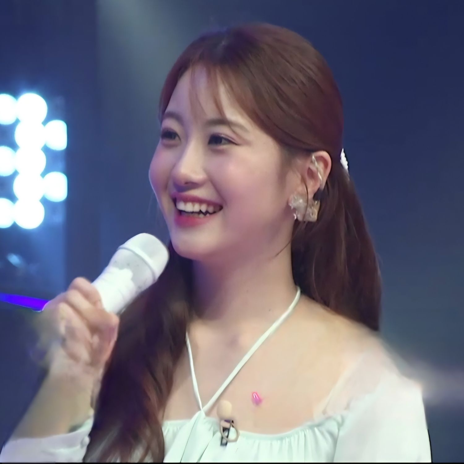 Recent activity shot of Oh Yujin