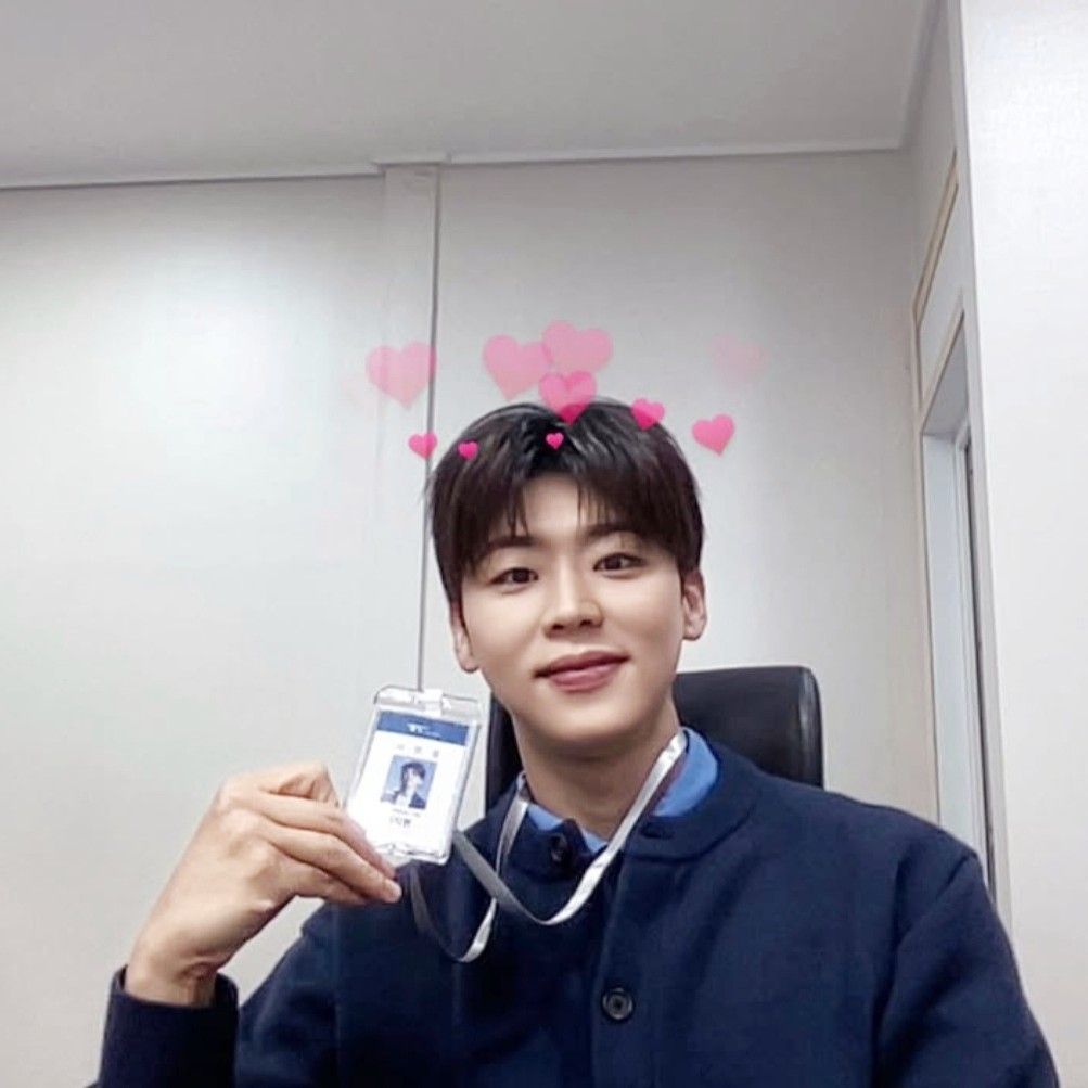 A moment captured by a fan of Park Jihyeon