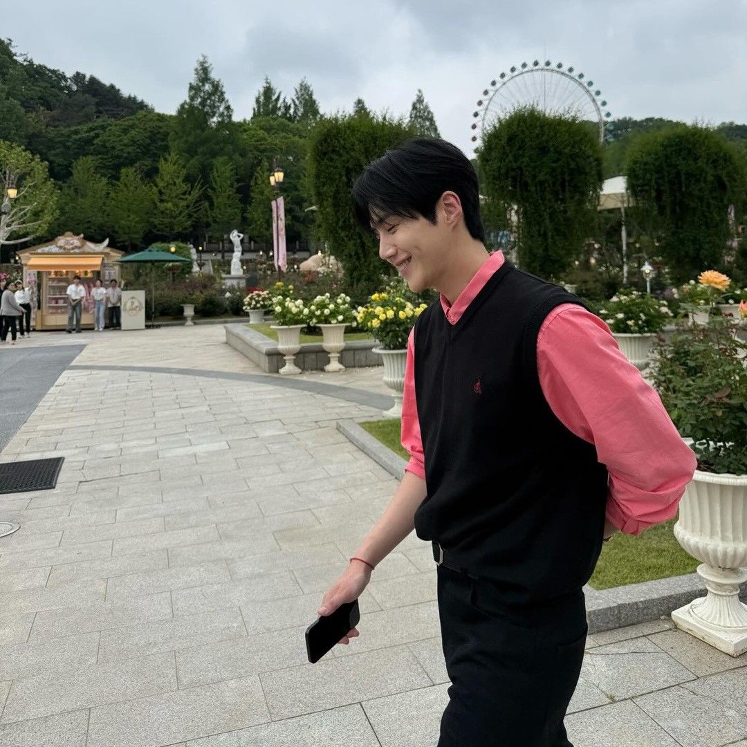 A moment captured by a fan of Kim Seonho