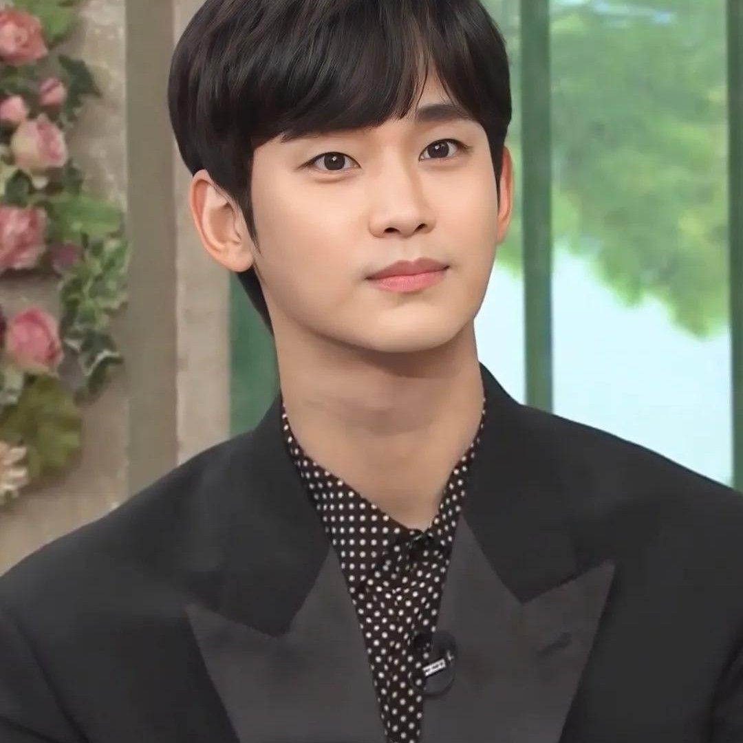 Recent activity shot of Kim Soohyun