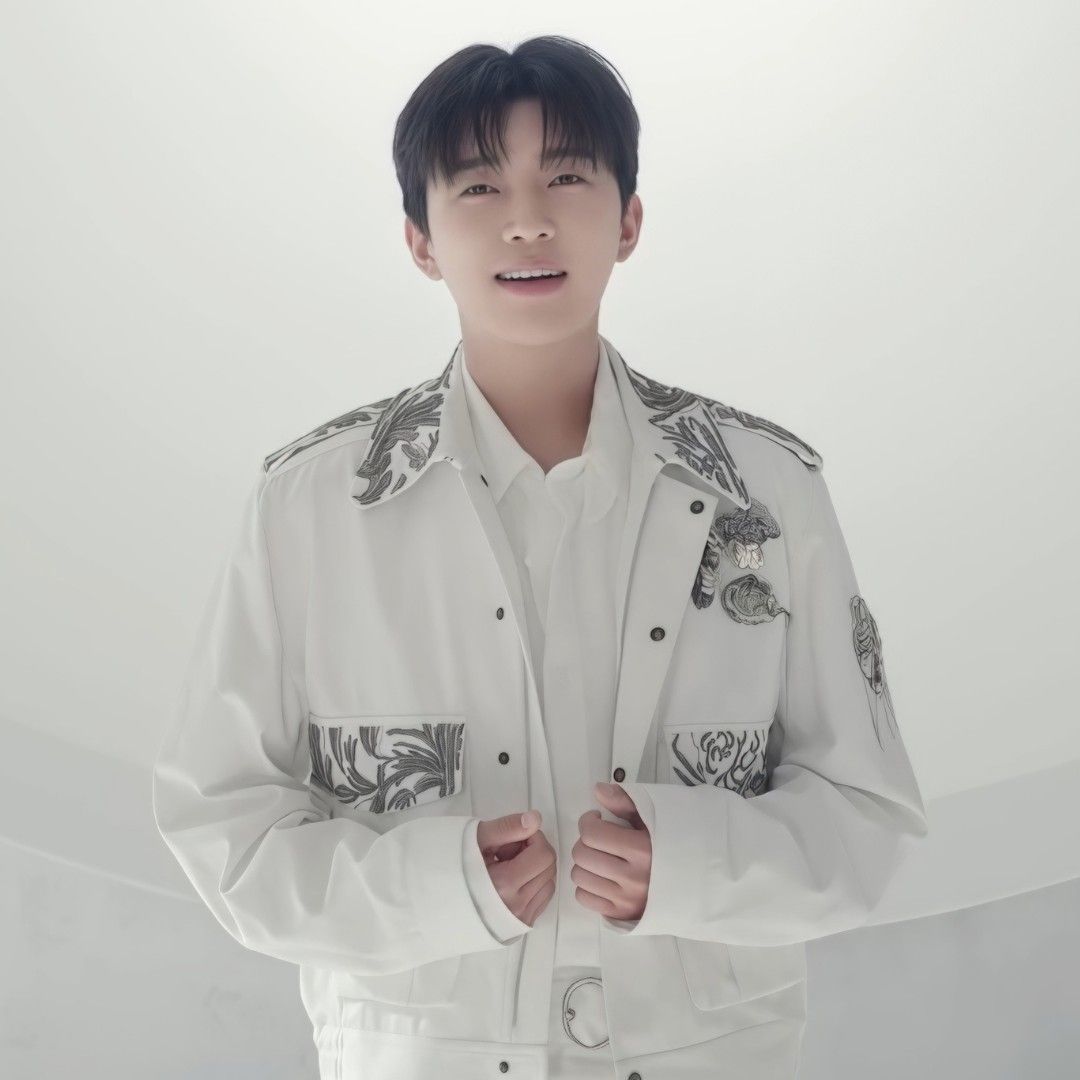 Recent activity shot of Lim Youngwoong