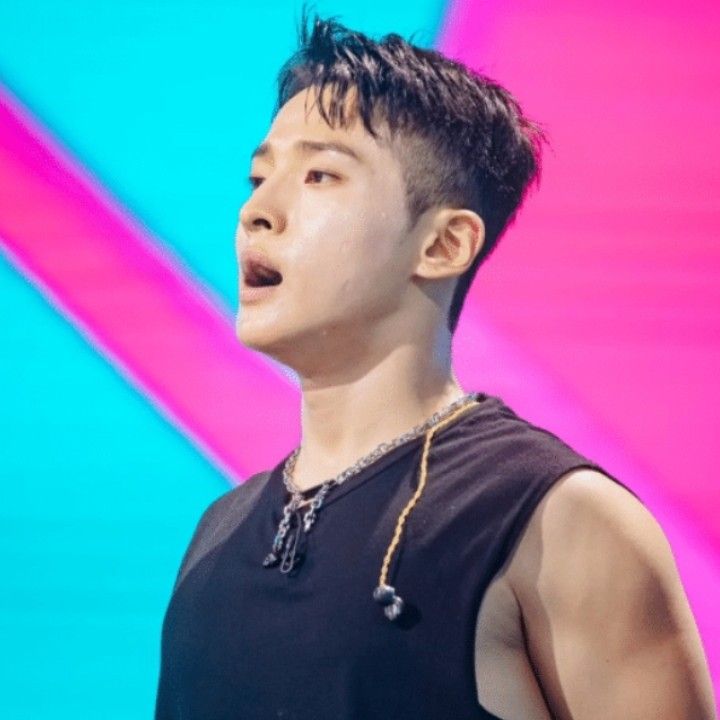 A moment captured by a fan of Seong Ri
