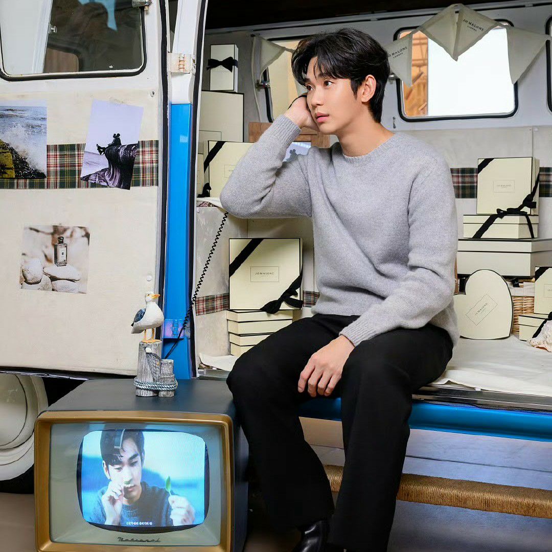 A moment captured by a fan of Kim Soohyun