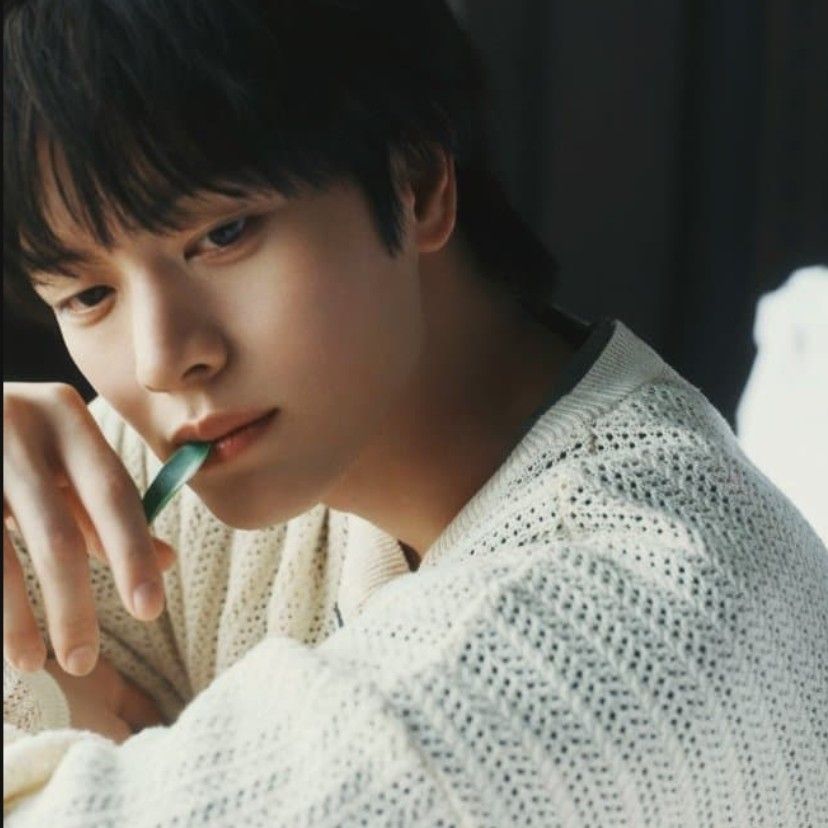 A moment captured by a fan of Yook Sungjae