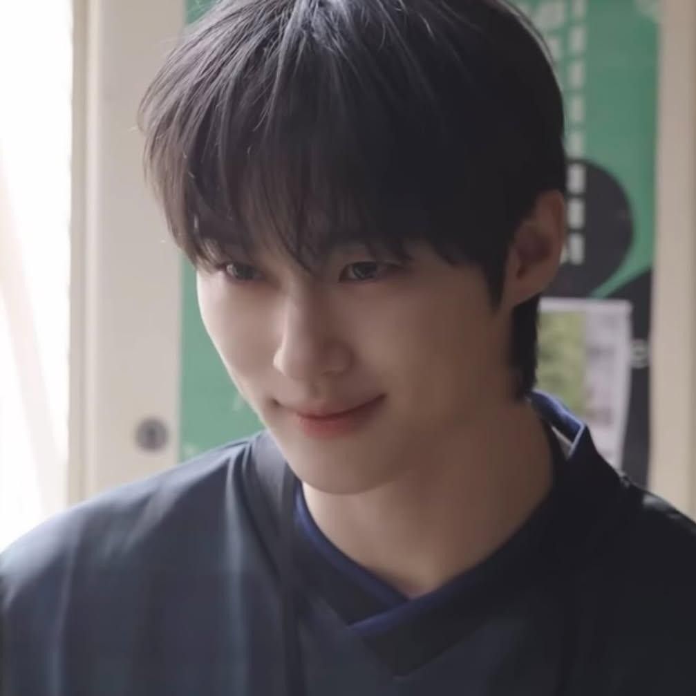 Behind-the-scenes cut of Byeon Wooseok