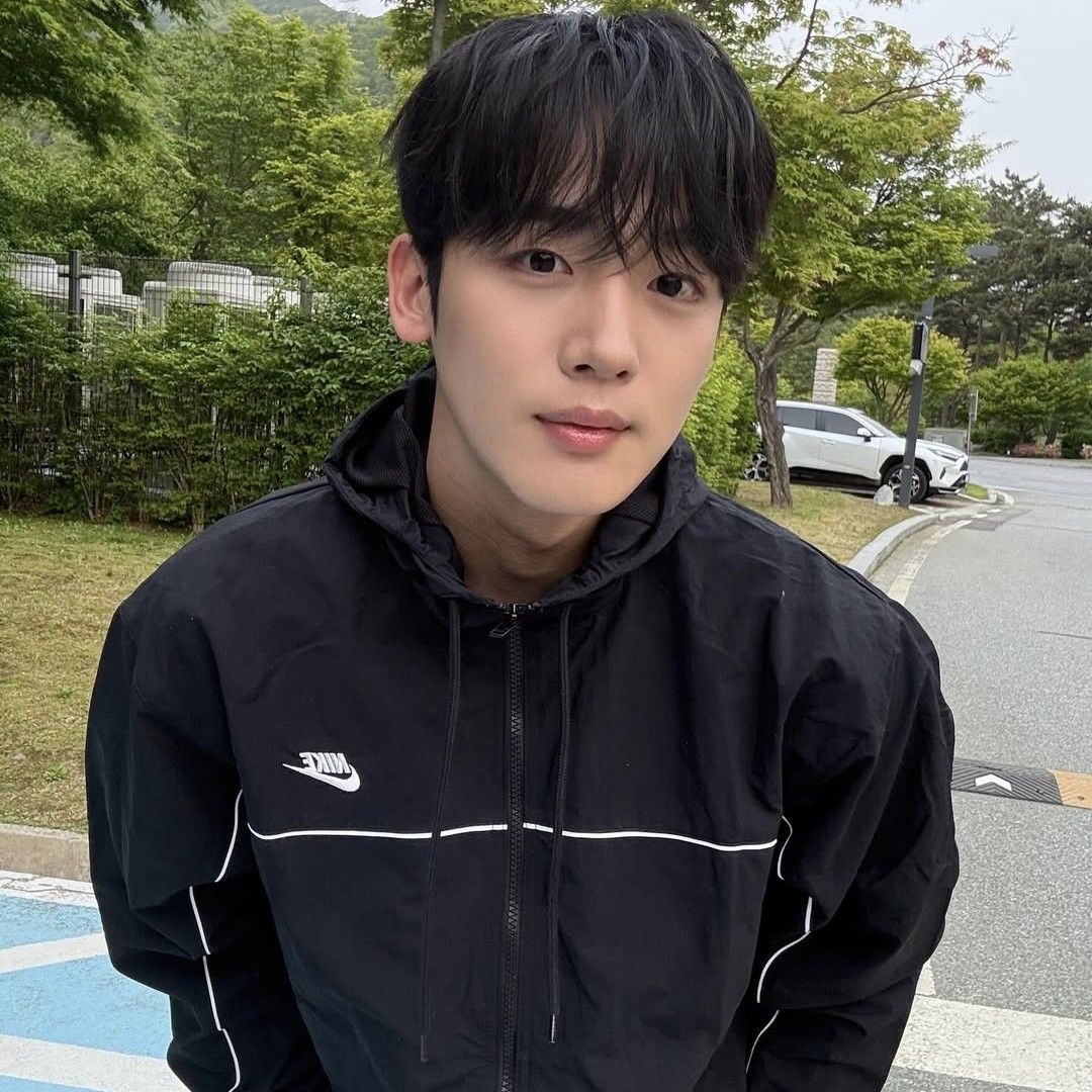 Behind-the-scenes cut of Kim Yohan