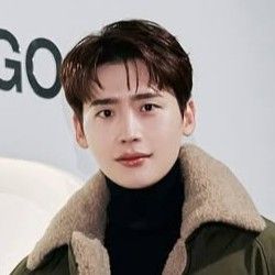 粉絲拍下的李鍾碩瞬間