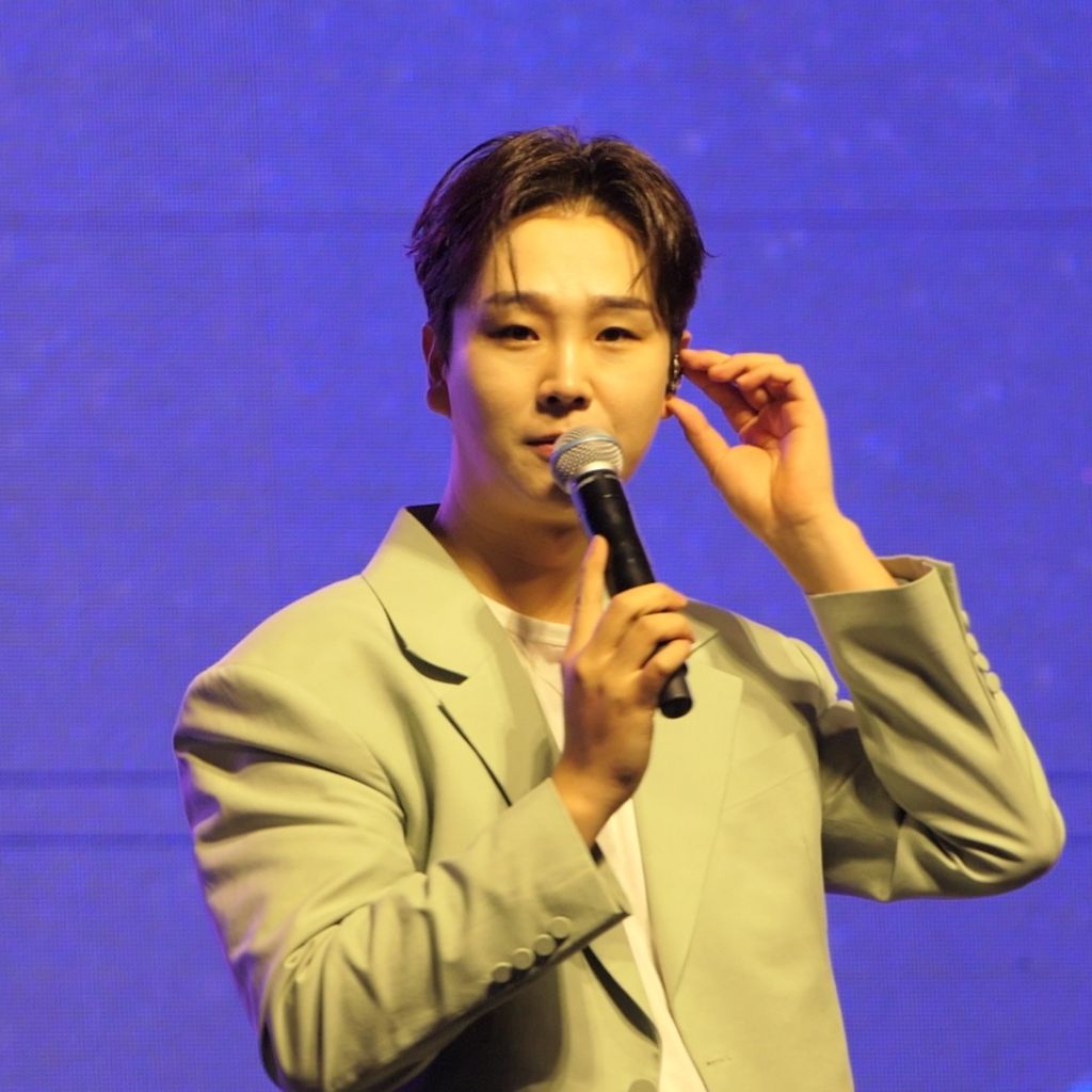 Recent activity shot of Song Minjun