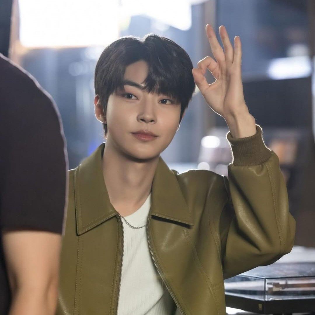 Latest photo of Hwang Inyoup