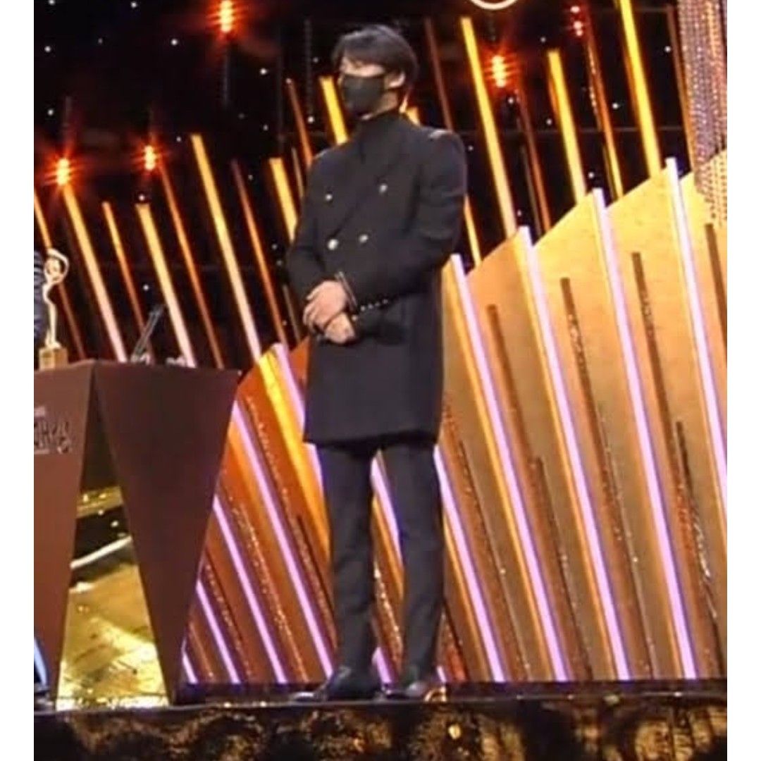 Behind-the-scenes cut of Kim Namgil