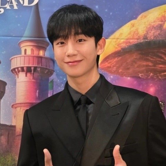 Latest photo of Jung Haein