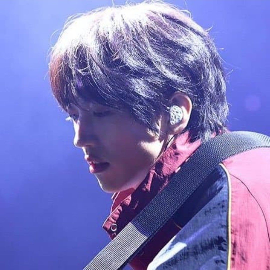 A moment captured by a fan of Lee Seungyoon