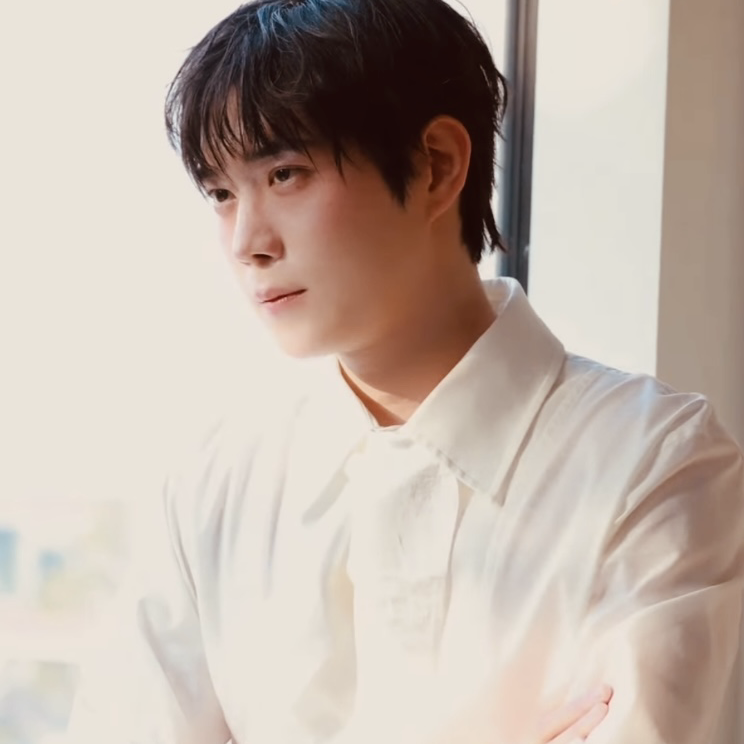 A moment captured by a fan of Kim Youngdae