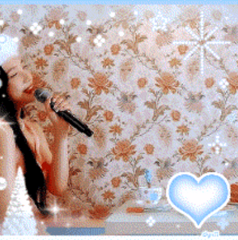 A moment captured by a fan of JOY