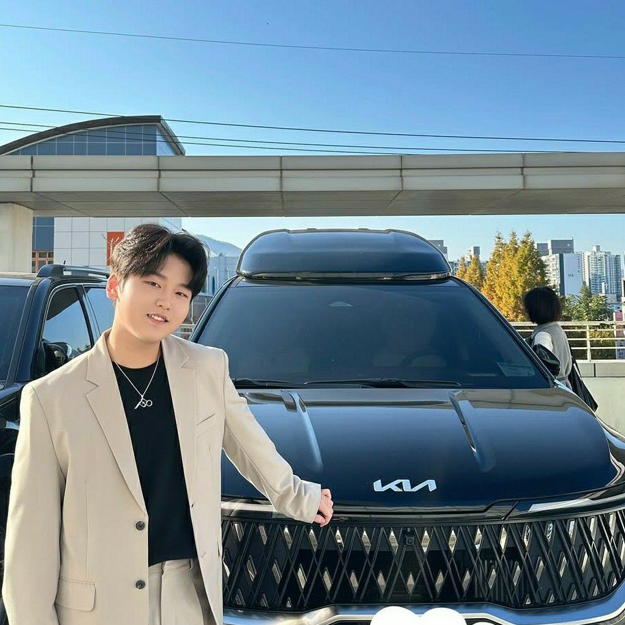 A moment captured by a fan of Park Sungon