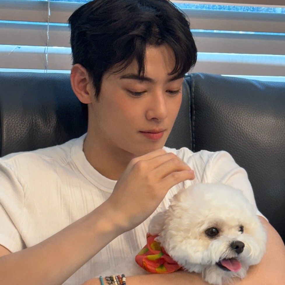 Cuplikan di balik layar dari Cha Eunwoo