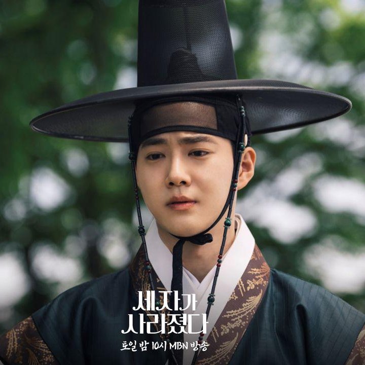 Behind-the-scenes cut of Suho