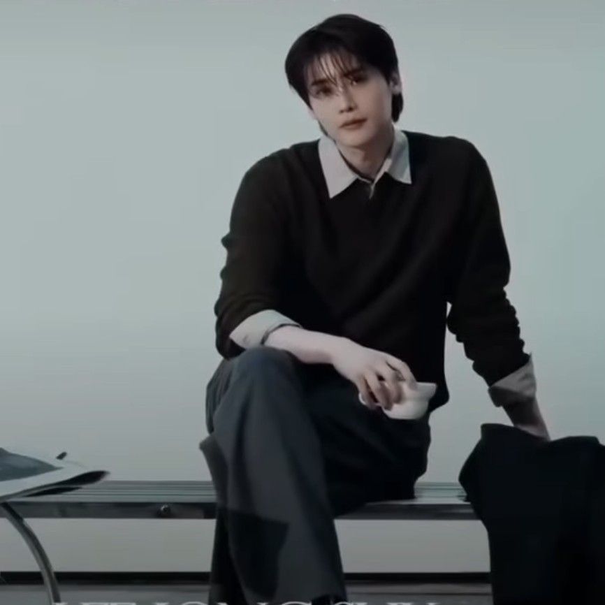 A moment captured by a fan of Lee Jongsuk