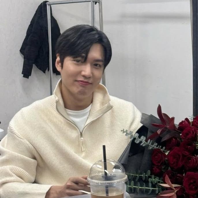 粉丝拍下的李敏镐瞬间