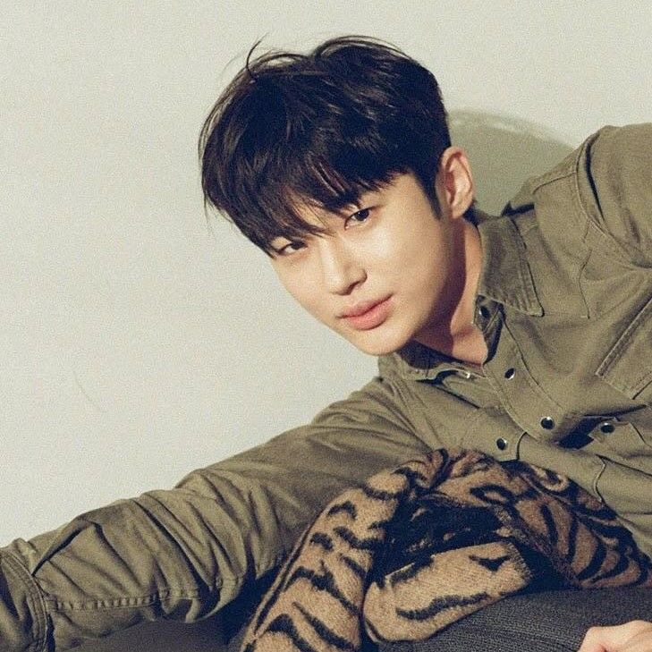 Recent activity shot of Byeon Wooseok