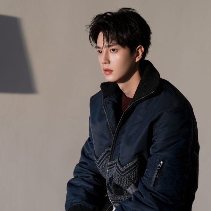 Latest photo of Song Kang