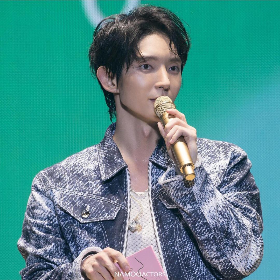 Behind-the-scenes cut of Lee Joongi