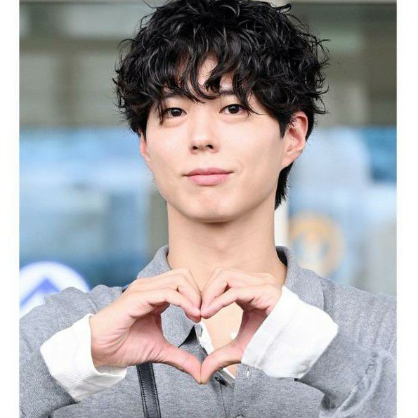 Behind-the-scenes cut of Park Bogum