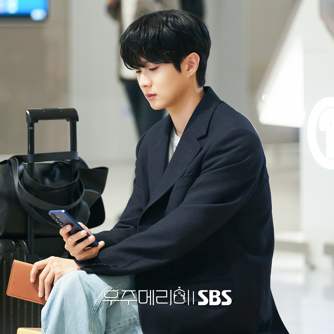 A moment captured by a fan of Choi Wooshik