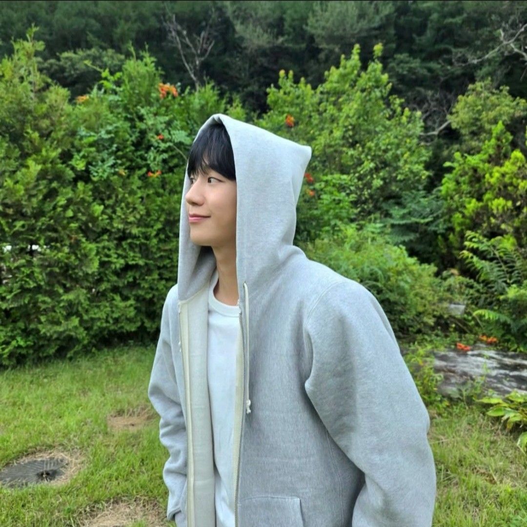 Latest photo of Jung Haein