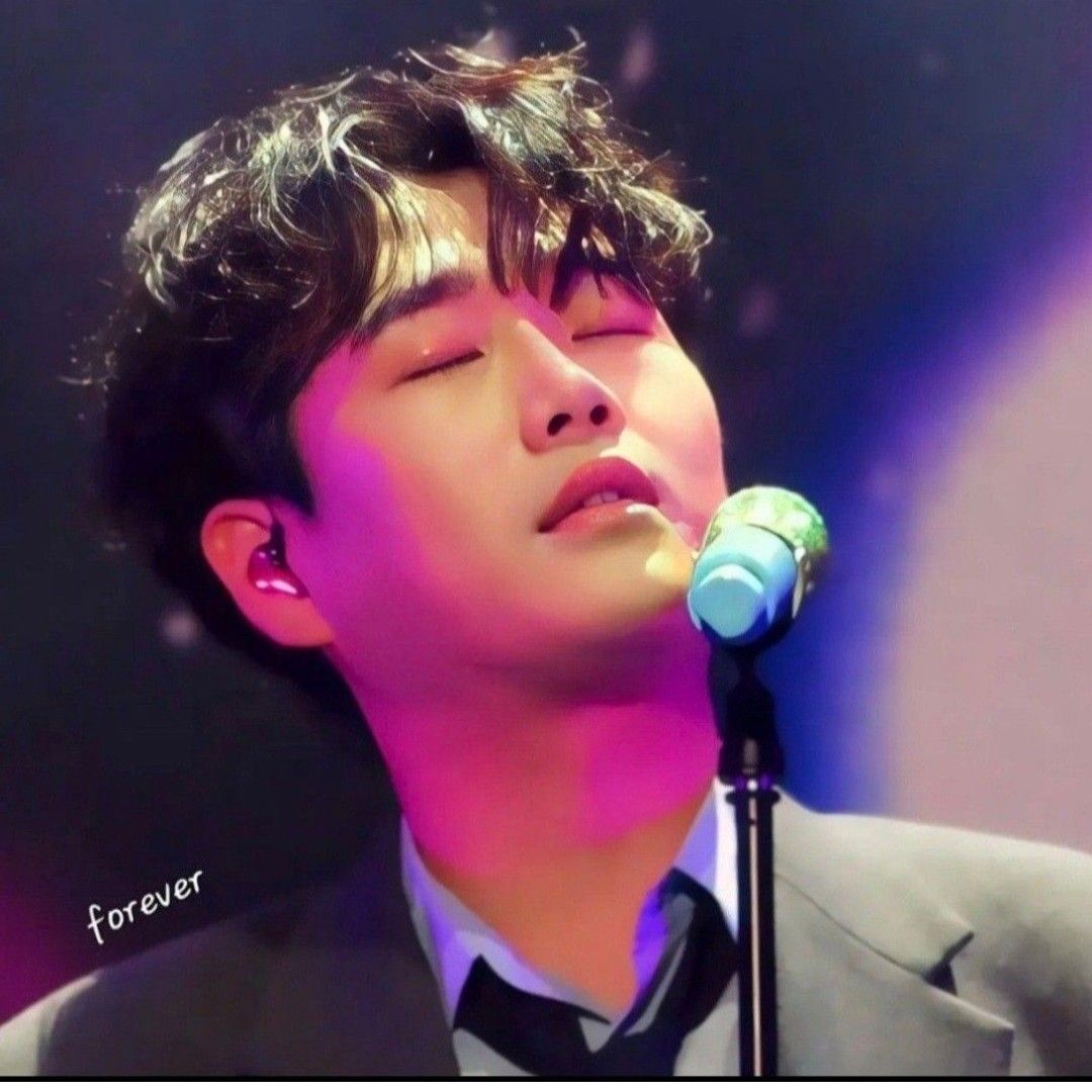 Behind-the-scenes cut of Hwang Youngwoong