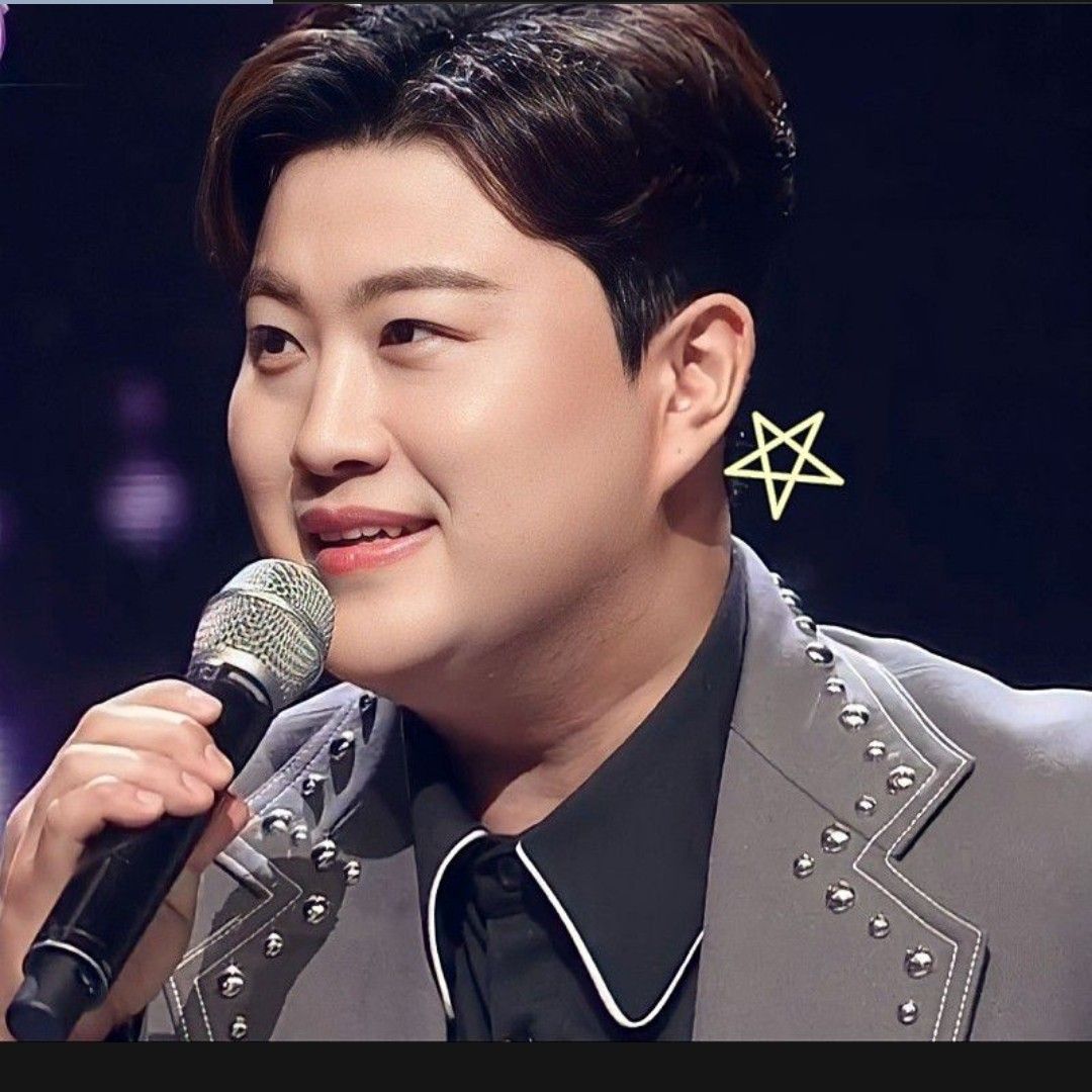 A moment captured by a fan of Kim Hojoong