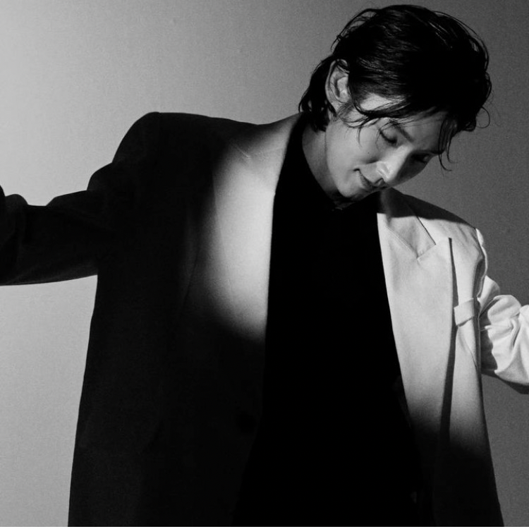 Cuplikan di balik layar dari Lee Joongi